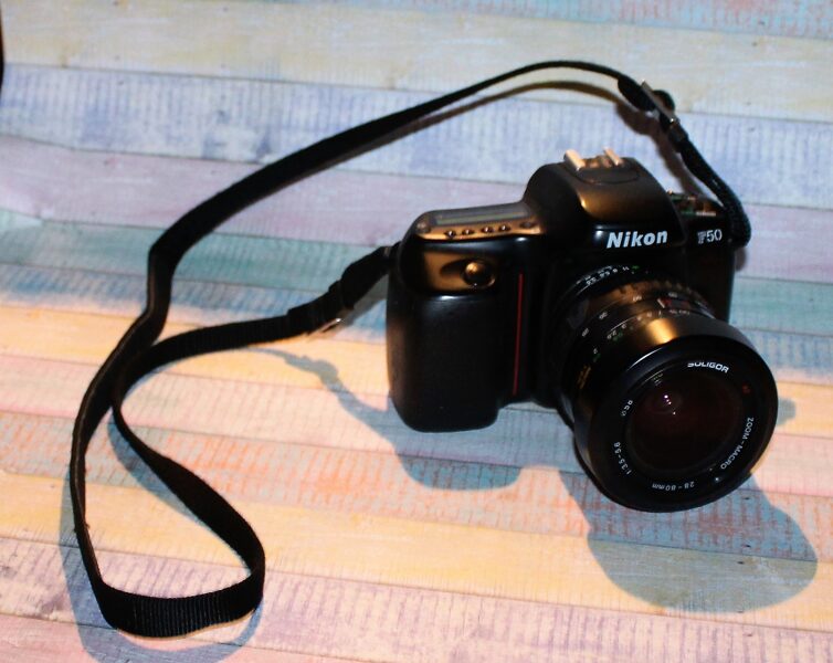 ★Analog-Spiegelreflexkamera „Nikon F50“★